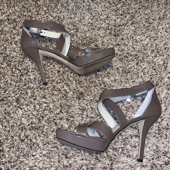 Like New Michael Kors strappy heels - Picture 4 of 4